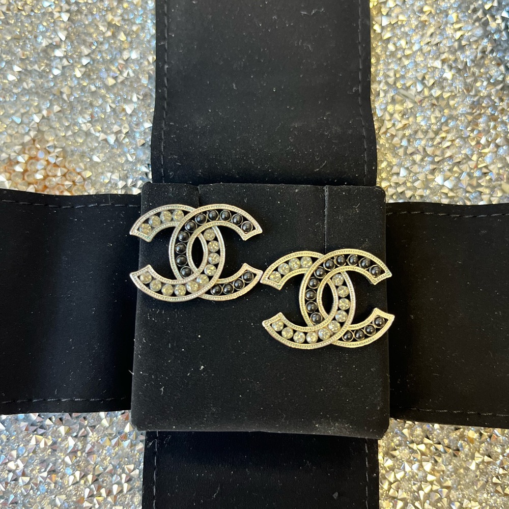Gorgeous Chanel Crystal and Beaded Earrings